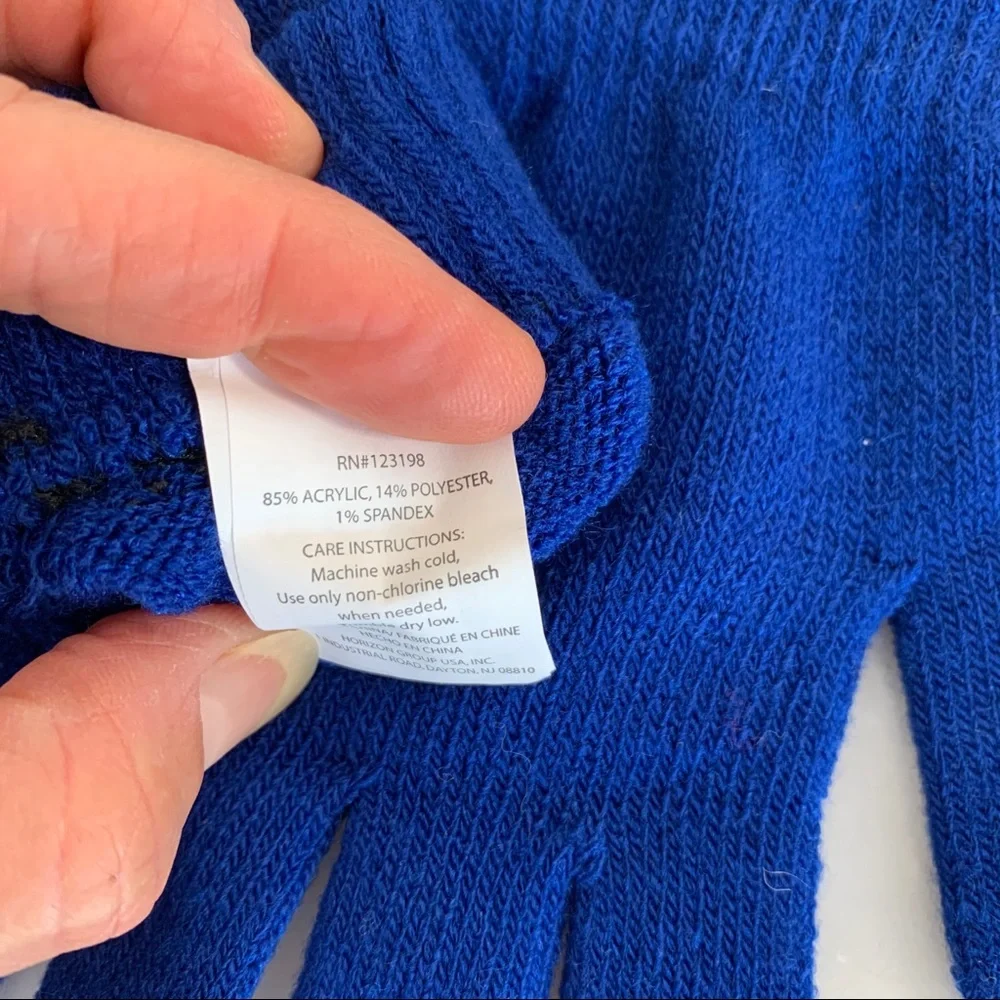 NWOT Unisex knit full finger mittens. Blue.